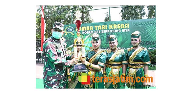 9 Kelompok Tari Adu Bakat di Lapangan Rampal Malang 9 Kelompok Tari Adu Bakat di Lapangan Rampal Malang