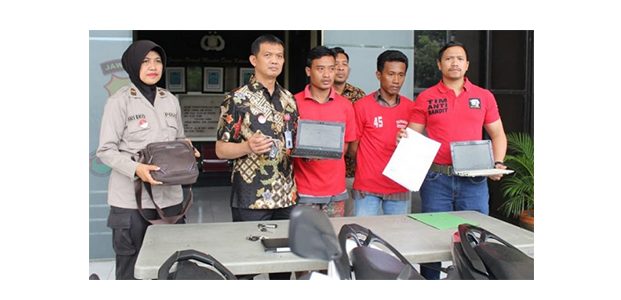 Tarik Paksa Motor di Jalan, 2 Debt Collector ini Jadi Pesakitan Polisi Tarik Paksa Motor di Jalan, 2 Debt Collector ini Jadi Pesakitan Polisi