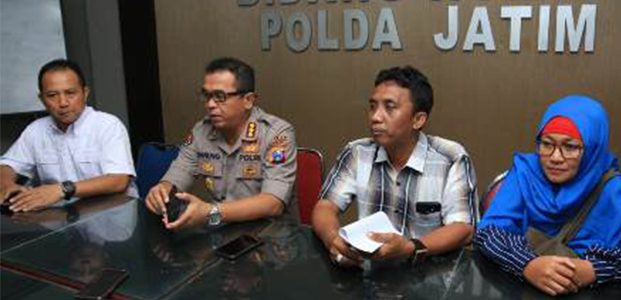 Tawarkan Paket Tour Jihad 22 Mei, Sepasang Pria dan Wanita ini Diperiksa Polisi Tawarkan Paket Tour Jihad 22 Mei, Sepasang Pria dan Wanita ini Diperiksa Polisi