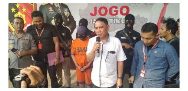 Tawarkan Purelnya Untuk Berhubungan Sex dengan Tamu, Seorang Mami Karaoke Dibui Tawarkan Purelnya Untuk Berhubungan Sex dengan Tamu, Seorang Mami Karaoke Dibui