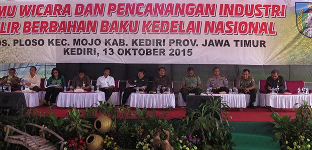 Pencanangan Industri Hilir Berbahan Baku Kedelai Nasional di Kediri Pencanangan Industri Hilir Berbahan Baku Kedelai Nasional di Kediri