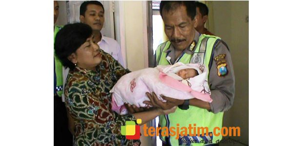 Lagi, Bayi Perempuan Dibuang di Rombong Bakso Lagi, Bayi Perempuan Dibuang di Rombong Bakso