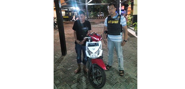 Terjatuh Saat Kabur, Maling Motor asal Ngadiluwih Kediri ini Dibekuk Terjatuh Saat Kabur, Maling Motor asal Ngadiluwih Kediri ini Dibekuk
