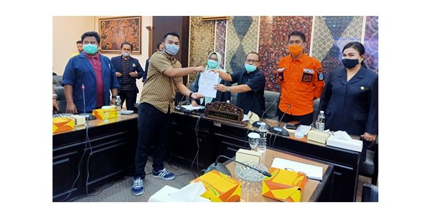 Terkait Biaya Kuliah di Tengah Pandemi, Mahasiswa Datangi Komisi E DPRD Jatim Terkait Biaya Kuliah di Tengah Pandemi, Mahasiswa Datangi Komisi E DPRD Jatim