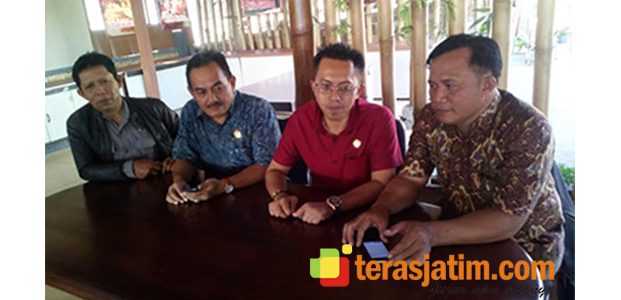 Terkait Terbitnya IMB Pabrik Gula di Rejoso Blitar, Pihak Desa Akan Gugat ke PTUN Terkait Terbitnya IMB Pabrik Gula di Rejoso Blitar, Pihak Desa Akan Gugat ke PTUN