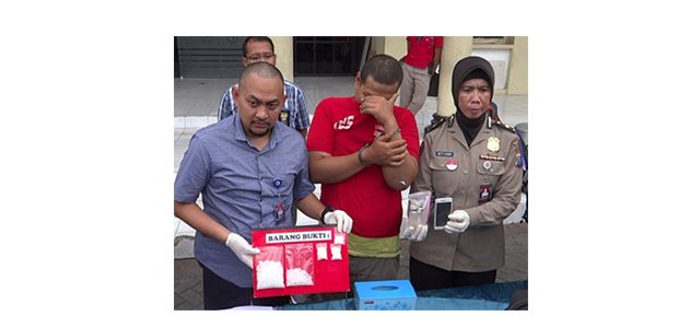 Terlibat Jaringan Narkoba Lapas, Pria Asal Lamongan Terancam Bui Seumur Hidup Terlibat Jaringan Narkoba Lapas, Pria Asal Lamongan Terancam Bui Seumur Hidup