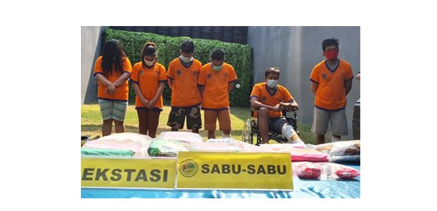 Terlibat Kasus Peredaran Sabu, 2 Oknum Polisi asal Bangkalan dan Ponorogo Ditembak Terlibat Kasus Peredaran Sabu, 2 Oknum Polisi asal Bangkalan dan Ponorogo Ditembak