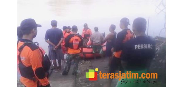 Tiga Hari Tenggelam di Bengawan Solo, Jasad Bocah ini Ditemukan Tak Jauh dari Lokasi Jatuh Tiga Hari Tenggelam di Bengawan Solo, Jasad Bocah ini Ditemukan Tak Jauh dari Lokasi Jatuh