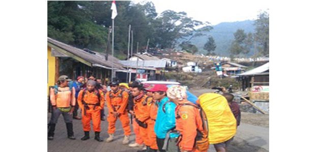 Tiga Pendaki Dilaporkan Hilang di Gunung Semeru Tiga Pendaki Dilaporkan Hilang di Gunung Semeru