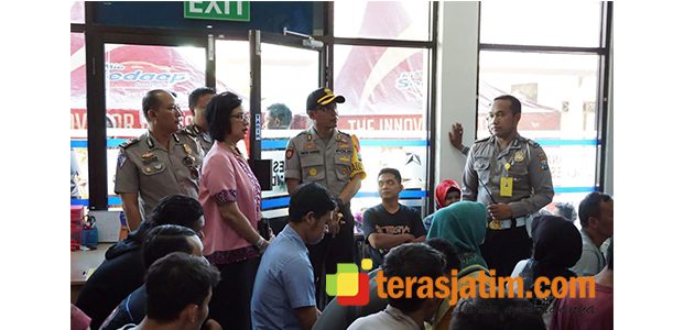 Tim Penilai Internal Mabes Polri Tinjau Pelayanan Publik di Polres Situbondo Tim Penilai Internal Mabes Polri Tinjau Pelayanan Publik di Polres Situbondo