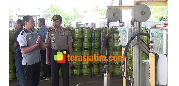 Tim Satgas Pangan Polres Blitar Sidak Stok Telor Ayam dan Gas LPG Tim Satgas Pangan Polres Blitar Sidak Stok Telor Ayam dan Gas LPG