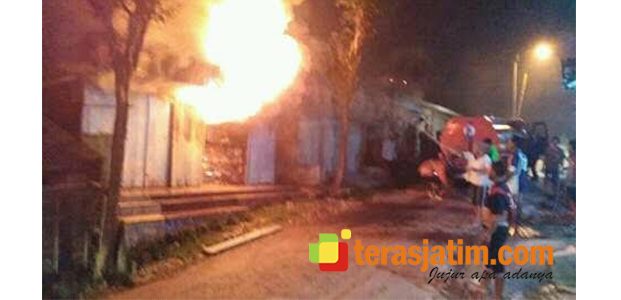 Toko di Pasar Sekar Bojonegoro Ludes Dilalap Api Toko di Pasar Sekar Bojonegoro Ludes Dilalap Api