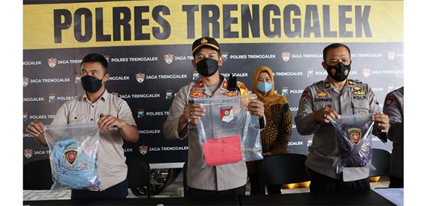 Pria asal Bendoro Trenggalek Aniaya Kakak Kandung Hingga Tewas Pria asal Bendoro Trenggalek Aniaya Kakak Kandung Hingga Tewas