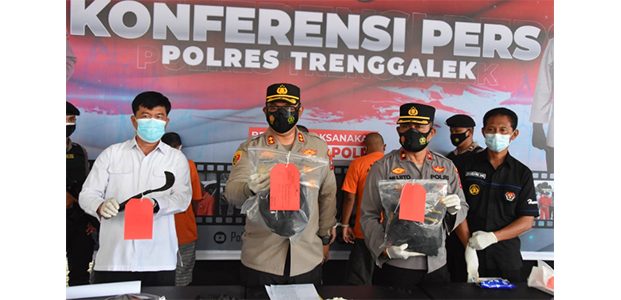 Berawal Cekcok Mulut, Ini Kronologi Pembunuhan Sesama Tukang Becak di Trenggalek Berawal Cekcok Mulut, Ini Kronologi Pembunuhan Sesama Tukang Becak di Trenggalek