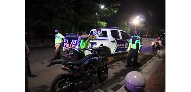 Jelang Natarau, Polisi di Trenggalek Gencarkan Razia Knalpot Brong Jelang Natarau, Polisi di Trenggalek Gencarkan Razia Knalpot Brong