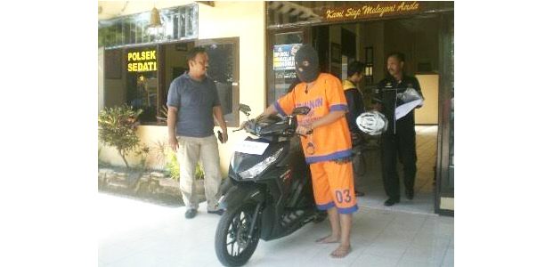 Turun dari Pesawat, Pekerja Bangunan Asal Probolinggo ini Embat Motor di Parkiran Juanda Turun dari Pesawat, Pekerja Bangunan Asal Probolinggo ini Embat Motor di Parkiran Juanda