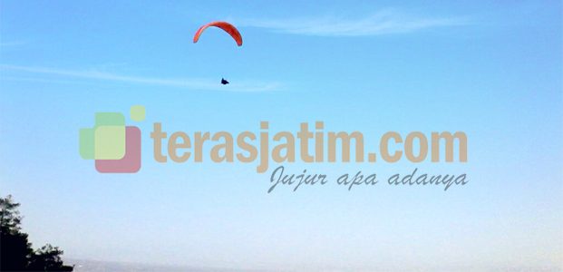 Uji Adrenalin Dengan Paralayang Uji Adrenalin Dengan Paralayang