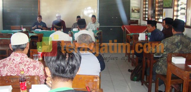 ‘’Pasukan’’ Resolusi Jihad Kudus, Ziarahi Makam Tokoh Pendiri NU ‘’Pasukan’’ Resolusi Jihad Kudus, Ziarahi Makam Tokoh Pendiri NU