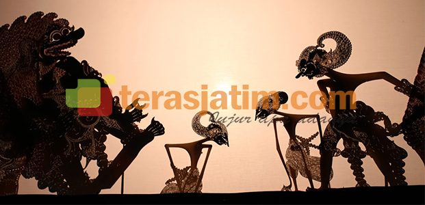 Nguri Uri Budoyo Jawi dengan Wayang Kulit Nguri Uri Budoyo Jawi dengan Wayang Kulit
