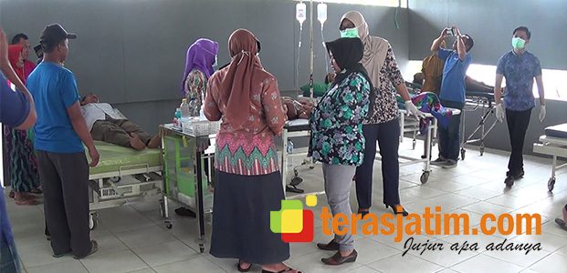 Usai Menyantap Nasi Berkatan, Puluhan Orang di Slorok Blitar Keracunan Usai Menyantap Nasi Berkatan, Puluhan Orang di Slorok Blitar Keracunan