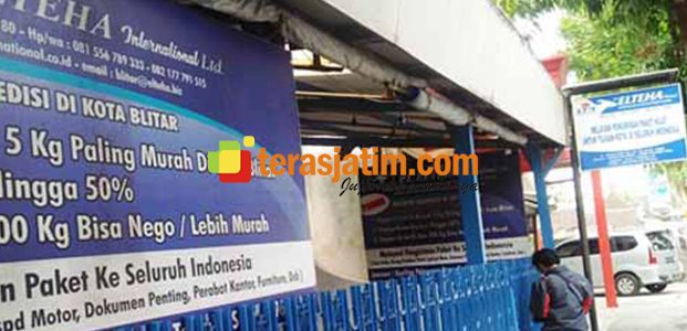 Viral Nota Ekspedisi Bertuliskan Huruf Arab, Polres Blitar Periksa 3 Pegawai Elteha Viral Nota Ekspedisi Bertuliskan Huruf Arab, Polres Blitar Periksa 3 Pegawai Elteha
