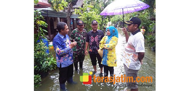 Banjir Luapan Bengawan Solo Terjang Wilayah Karangbinangun Lamongan Banjir Luapan Bengawan Solo Terjang Wilayah Karangbinangun Lamongan