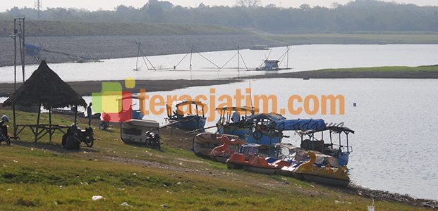 Krisis Air, Hanya 3 Waduk Di Lamongan Yang Memiliki Air Krisis Air, Hanya 3 Waduk Di Lamongan Yang Memiliki Air