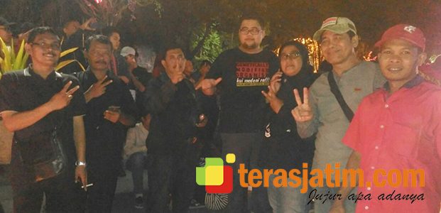 Warga Sidoarjo Tak Takut Terhadap Aksi Teror Warga Sidoarjo Tak Takut Terhadap Aksi Teror