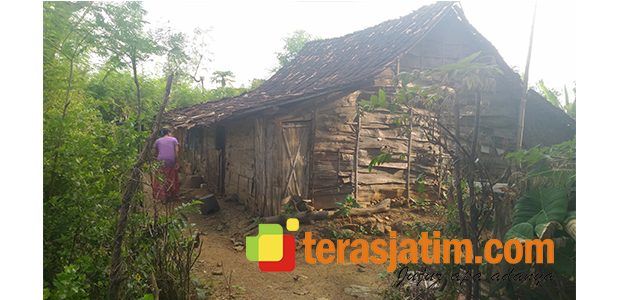 Warsiyem, Warga Miskin di Latsari Tuban yang Terlewatkan Program Bantuan Sosial Warsiyem, Warga Miskin di Latsari Tuban yang Terlewatkan Program Bantuan Sosial