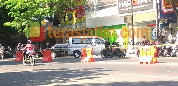 Water Barrier Untuk Kurangi Laka Lantas dan Kemacetan Water Barrier Untuk Kurangi Laka Lantas dan Kemacetan