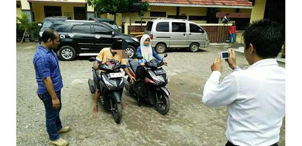 Polisi Tuban Gelar Pra Rekonstruksi Alap-Alap Jambret Lintas Kota Polisi Tuban Gelar Pra Rekonstruksi Alap-Alap Jambret Lintas Kota