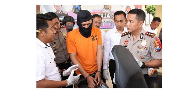 Aborsi, Sepasang Kekasih Ini Nekat Simpan Bayinya di Dalam Jok Motor Aborsi, Sepasang Kekasih Ini Nekat Simpan Bayinya di Dalam Jok Motor