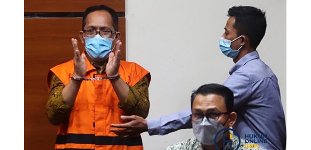 Terseret Kasus Suap, Itong Isnaeni Hakim (Nonaktif) PN Surabaya Divonis 5 Tahun Penjara Terseret Kasus Suap, Itong Isnaeni Hakim (Nonaktif) PN Surabaya Divonis 5 Tahun Penjara