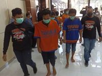 Tim Jatanras Polda Jatim Tangkap 7 Tersangka Sindikat Penggelapan 30 Ton Gula Rafinasi