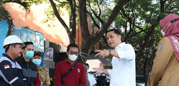 Sidak Proyek Saluran di Karah Agung, Wali Kota Surabaya Minta Pengerjaan Dikebut