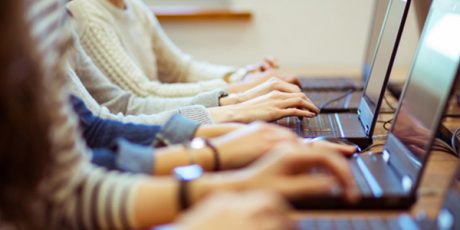 4 Tips Sehat, Saat Lama di Depan Komputer