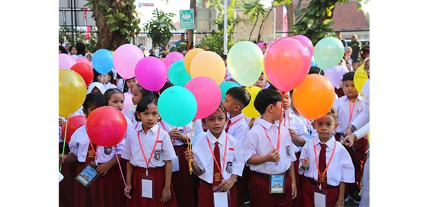 Hari Pertama Tahun Ajaran Baru, 30 Ribu Siswa SD di Surabaya Jalani MPLS Hari Pertama Tahun Ajaran Baru, 30 Ribu Siswa SD di Surabaya Jalani MPLS