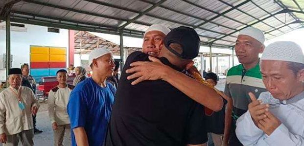 Satu Napiter Penghuni Lapas Porong Terima Pembebasan Bersyarat Satu Napiter Penghuni Lapas Porong Terima Pembebasan Bersyarat