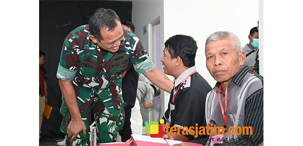 Kodam Brawijaya dan Yayasan Buddha Tzu Chi Bersinergi Tangani Katarak Kodam Brawijaya dan Yayasan Buddha Tzu Chi Bersinergi Tangani Katarak