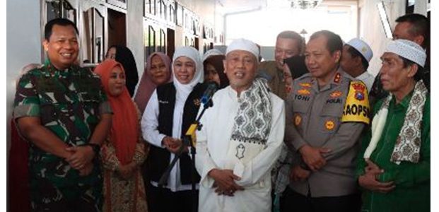 Gubernur Bersama Pangdam dan Kapolda, Tinjau Daerah Terdampak Banjirdi di Sampang Gubernur Bersama Pangdam dan Kapolda, Tinjau Daerah Terdampak Banjirdi di Sampang