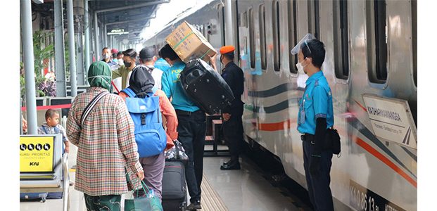 Selama Libur Panjang Idul Adha 2023, 126.570 Pelanggan Gunakan KA Jarak Jauh Selama Libur Panjang Idul Adha 2023, 126.570 Pelanggan Gunakan KA Jarak Jauh