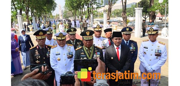 HUT ke-78 TNI, Dangartap Surabaya Pimpin Ziarah ke TMP 10 Nopember HUT ke-78 TNI, Dangartap Surabaya Pimpin Ziarah ke TMP 10 Nopember