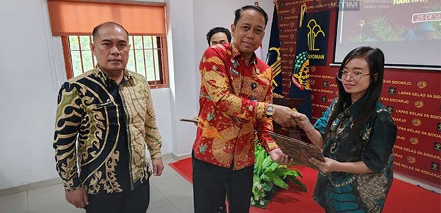 358 Narapidana di Jatim Terima Remisi Natal, 3 Orang Langsung Bebas 358 Narapidana di Jatim Terima Remisi Natal, 3 Orang Langsung Bebas