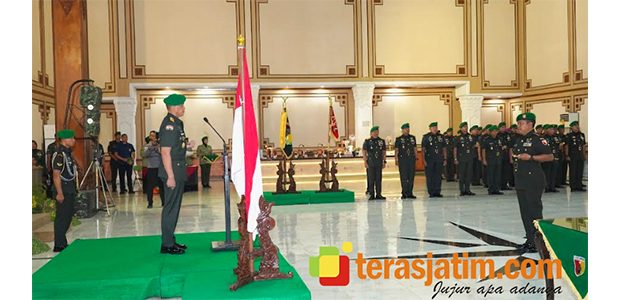 Pangdam Pimpin Sertijab Kababinminvetcaddam dan Danyonarmed 8/UY Pangdam Pimpin Sertijab Kababinminvetcaddam dan Danyonarmed 8/UY