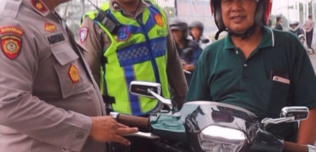 Cegah Curanmor, Polres Pelabuhan Tanjung Perak Gelar Razia Kendaraan di Akses Suramadu