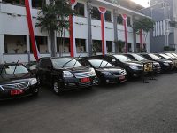 Hari ini, Seluruh Mobil Dinas Pemkot Surabaya Dikandangkan di Balai Kota