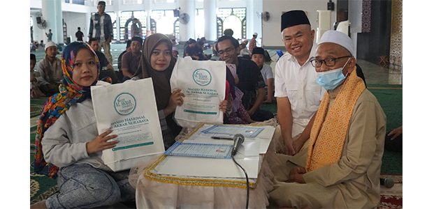 Jumat Terakhir Ramadhan, 2 Orang Ikrar Masuk Islam di Masjid Al-Akbar, Total 24 Mualaf Jumat Terakhir Ramadhan, 2 Orang Ikrar Masuk Islam di Masjid Al-Akbar, Total 24 Mualaf