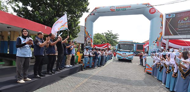 Roadshow Bus Antikorupsi di Jatim Resmi Berakhir Roadshow Bus Antikorupsi di Jatim Resmi Berakhir