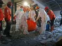 Hingga Senin Malam, 55 Jenazah Santri Ponpes Al Khoziny Sidoarjo Teridentifikasi