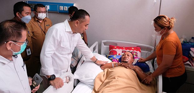 3 Petugas Satpol PP Ditabrak Pengendara Mabuk, Wali Kota Surabaya: Proses Hukum! 3 Petugas Satpol PP Ditabrak Pengendara Mabuk, Wali Kota Surabaya: Proses Hukum!